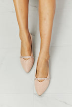 Load image into Gallery viewer, WILD DIVA Keep It Classy Glitter Flats
