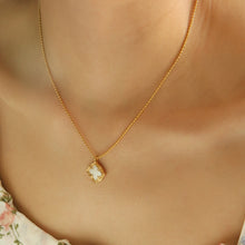 Load image into Gallery viewer, Inlaid Shell Pendant Necklace
