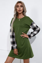 Load image into Gallery viewer, Plaid Sleeve Contrast T-Shirt Dress
