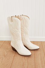 Load image into Gallery viewer, Mountain Fever Cowboy Boots in Half sizes
