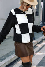 Load image into Gallery viewer, Checkered Round Neck Fleece Sweatshirt

