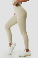 Load image into Gallery viewer, Breathable Seamless Elastic Waistband Leggings
