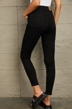 Load image into Gallery viewer, Judy Blue Full Size Tummy Control High Waisted Classic Skinny Jeans
