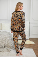 Load image into Gallery viewer, Leopard Contrast Detail Top and Joggers Lounge Set
