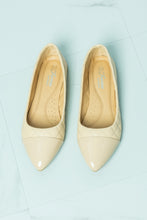 Load image into Gallery viewer, Forever Link Subtlly Sophisticated Quilted Point Toe Flat
