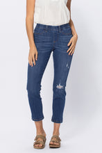 Load image into Gallery viewer, Judy Blue Chasing Dreams Pull-On Cropped Jeans
