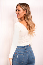 Load image into Gallery viewer, Yelete Scoop Neck Long Sleeve Top
