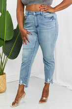 Load image into Gallery viewer, Judy Blue Lily Full Size Relaxed Fit Jeans

