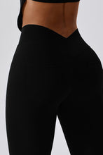 Load image into Gallery viewer, Wide Waistband Slim Fit Back Pocket Sports Leggings
