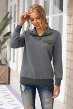 Load image into Gallery viewer, Contrast Quilted Quarter-Snap Long Sleeve Sweatshirt
