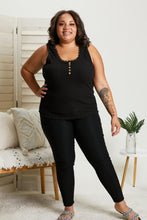 Load image into Gallery viewer, YMI Jeanswear Kate Hyper-Stretch Mid-Rise Skinny Jeans in Black
