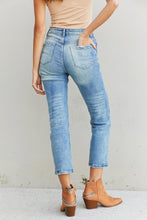 Load image into Gallery viewer, Muselooks Mid Rise Cropped Jeans with Pockets
