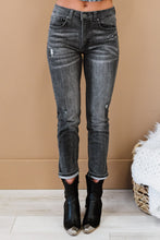 Load image into Gallery viewer, RISEN Guess What? Mid-Rise Distressed Jeans with Pockets
