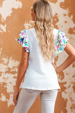 Load image into Gallery viewer, Multicolored Flutter Sleeve Round Neck Blouse
