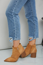 Load image into Gallery viewer, DIBS 1053 RISEN Full Size Distressed Cropped Jeans with Pockets
