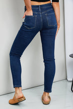 Load image into Gallery viewer, Kancan High-Rise Ankle Jeans with Pockets
