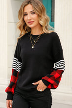 Load image into Gallery viewer, Mixed Print Curved Hem Knit Pullover
