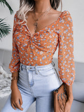 Load image into Gallery viewer, Floral Twist Front Puff Sleeve Top
