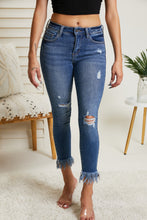 Load image into Gallery viewer, Cello Nicole Full Size Frayed Hem Cropped Jeans

