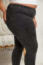 Load image into Gallery viewer, Vocal Rendezvous Full Size Pull-On Skinny Jeans
